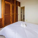 Apto pé na areia com linda vista frente mar CEL403